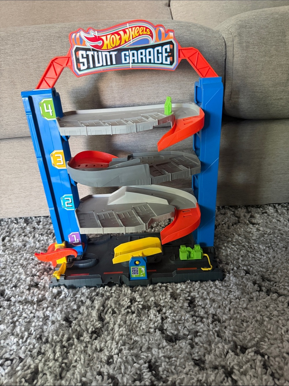 Hot Wheels Stunt Garage Playset - Blue, Red, Gray